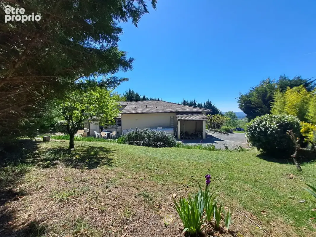 Maison familiale de plain-pied avec véranda, piscine et grand jardin - photo 25