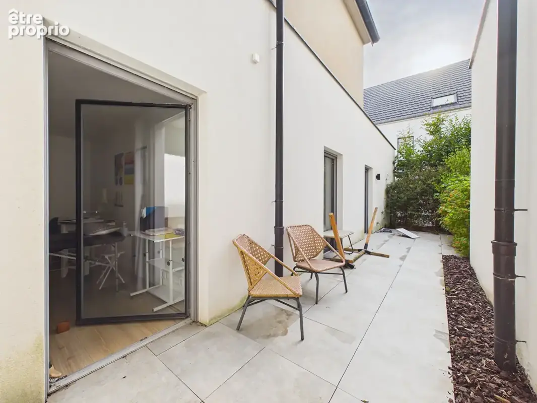 Local Professionnel de 81,19 m² avec terrasse à Mommenheim. - photo 5
