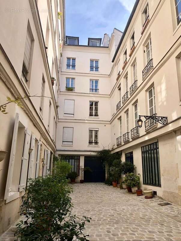 Appartement à PARIS-4E