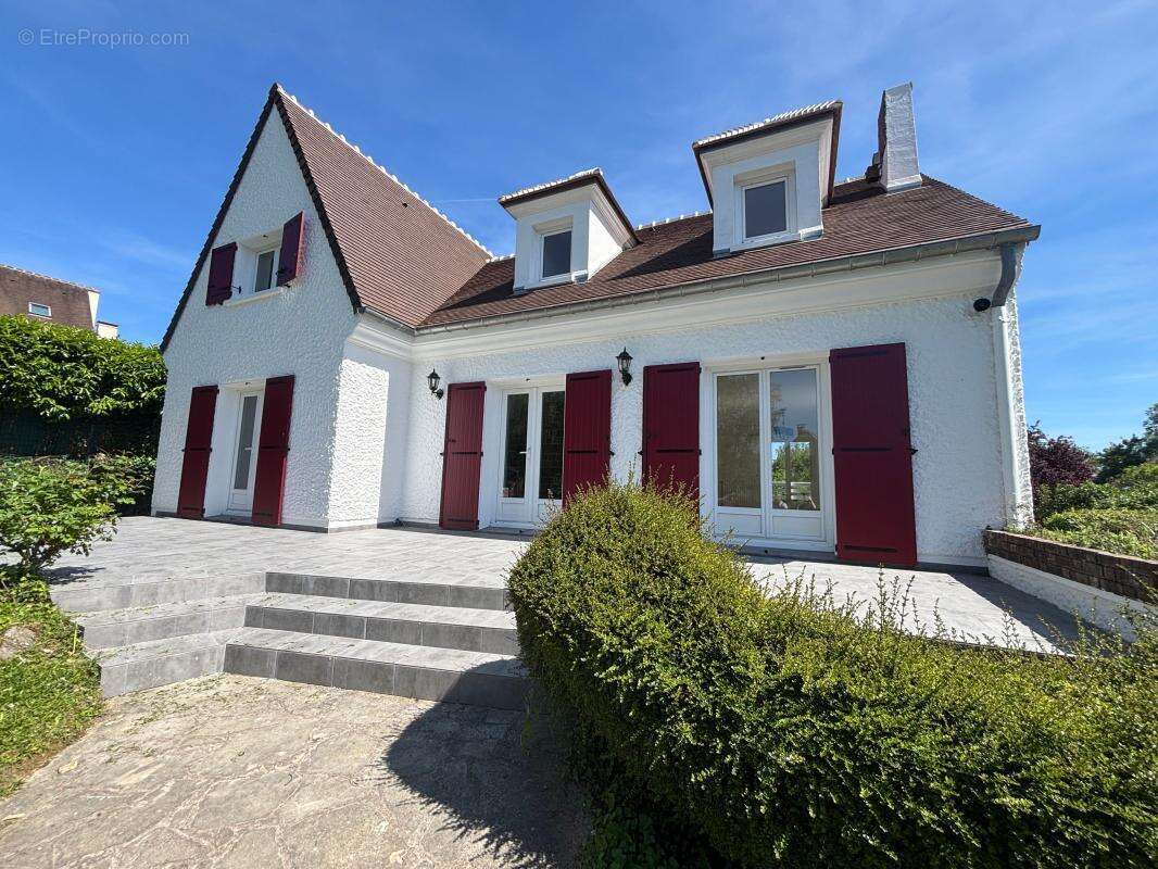 Maison à BUSSY-SAINT-MARTIN