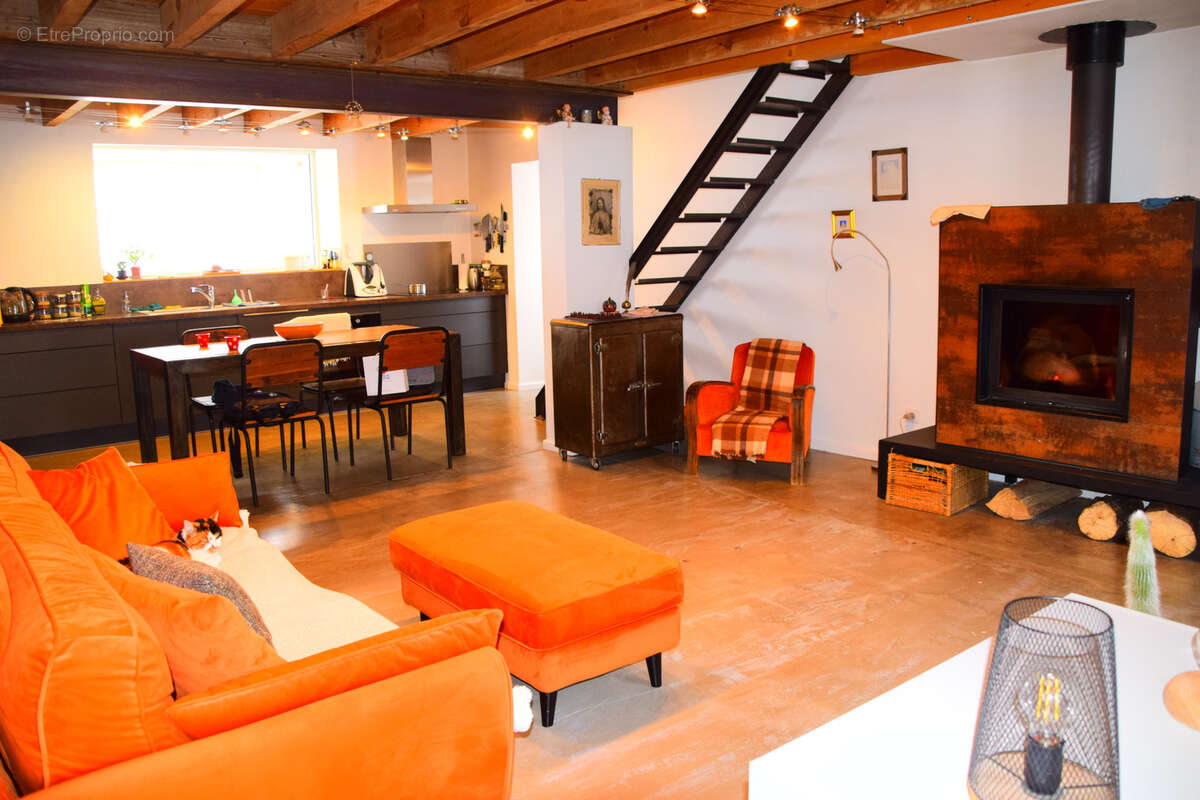 Maison à LE LAC-D&#039;ISSARLES