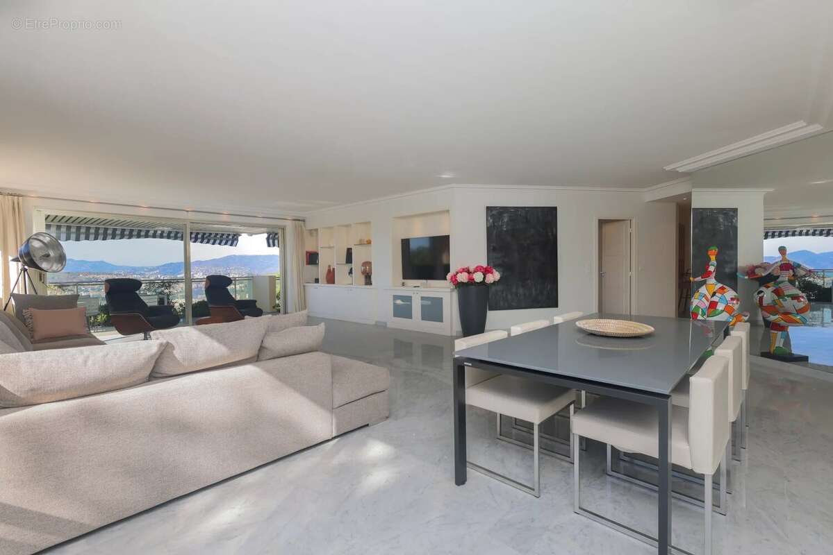 Appartement à LE CANNET