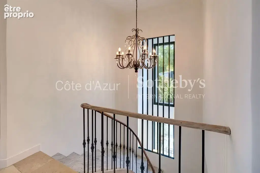 Cannes Californie villa contemporaine rénovée avec piscine chauffée et jardin paysager - photo 8