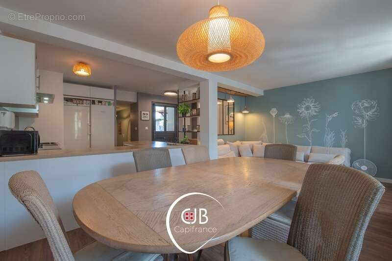 Appartement rénové à Montmélian avec terrasse et vue Mont-Blanc - photo 4