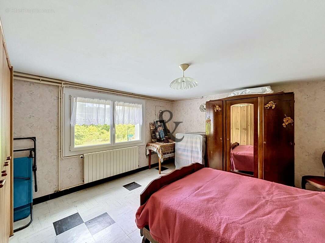 Maison à SAINT-GERVAIS-LA-FORET