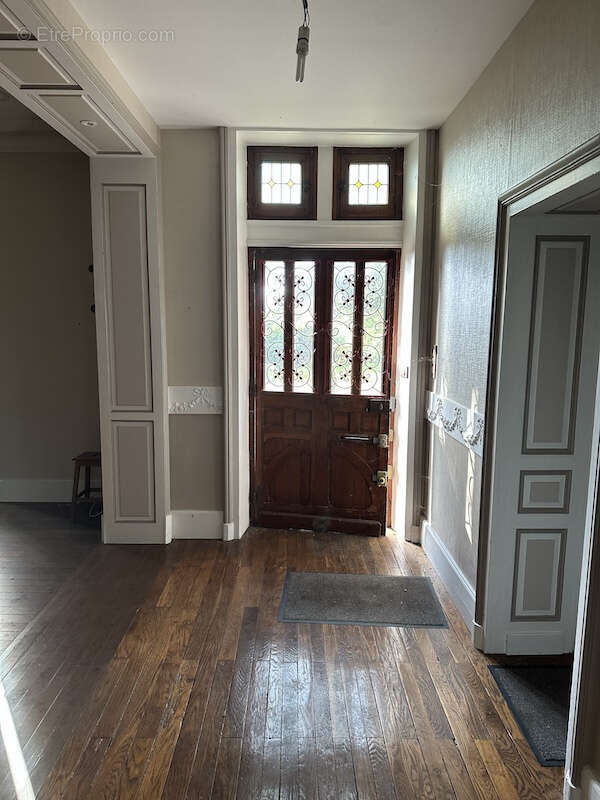 Belle maison style bourgeoise - 223m2 avec jardin et garage - photo 2