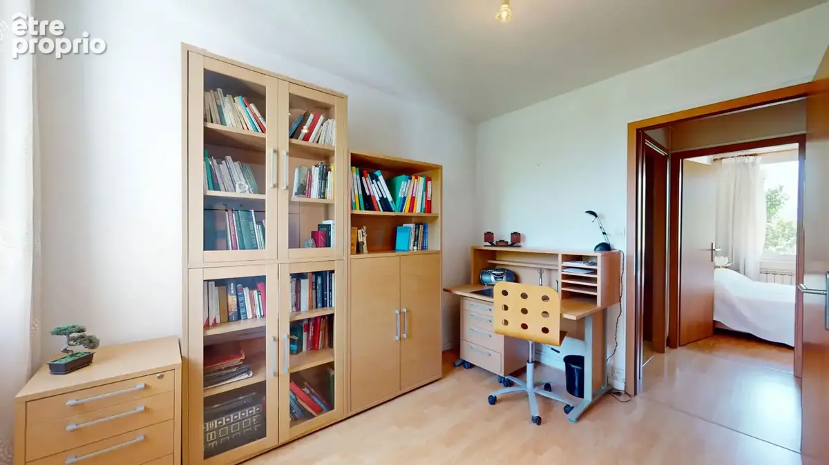 Appartement 4 pièces 70 m2 - Avant dernier étage - Grenoble / Libération - photo 13