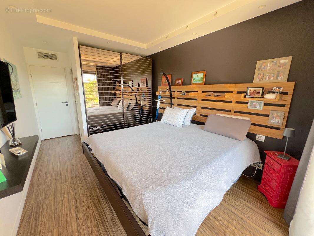 Appartement à VILLENEUVE-LOUBET