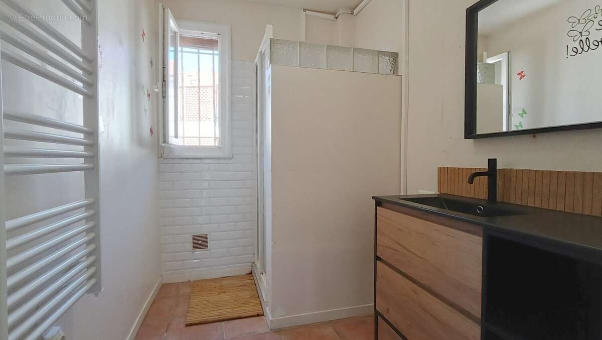 Beziers  APT T3 Garage et cave loué - photo 7