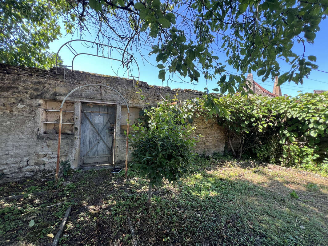 Terrain clos constructible - photo 13