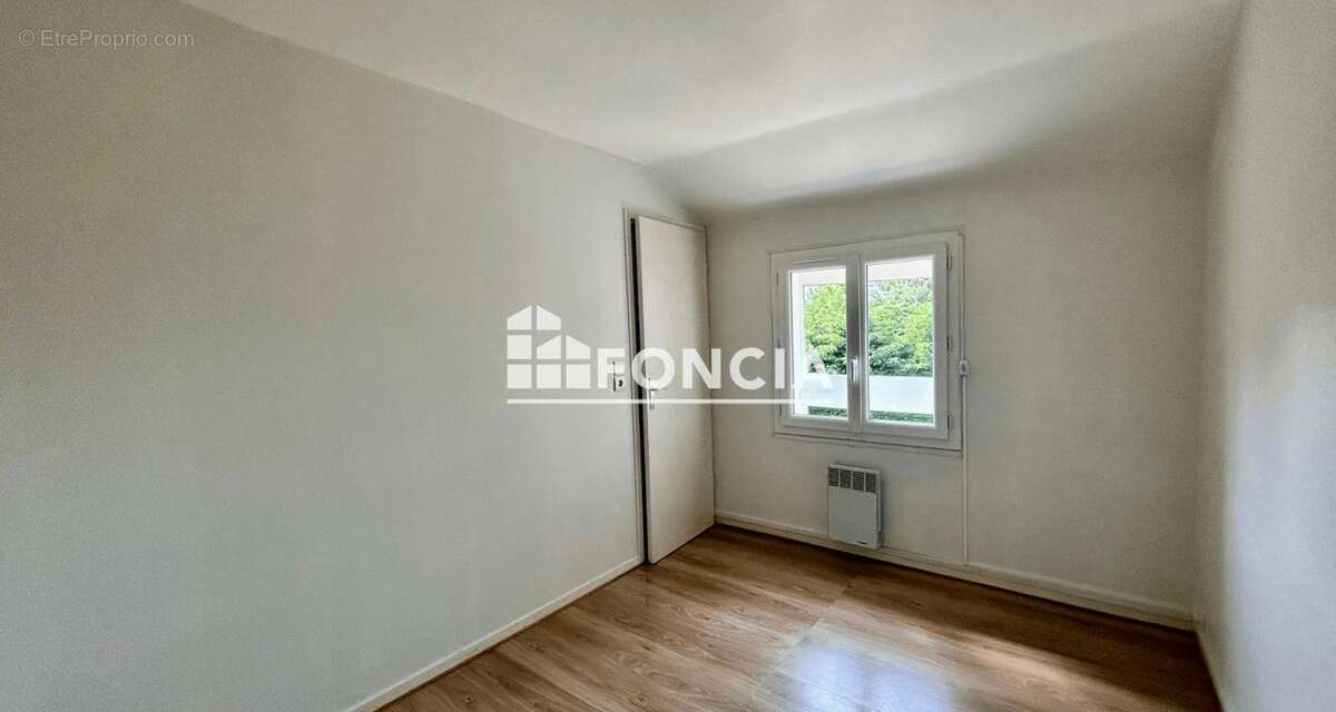 Maison à SAINT-JEAN-DE-BRAYE