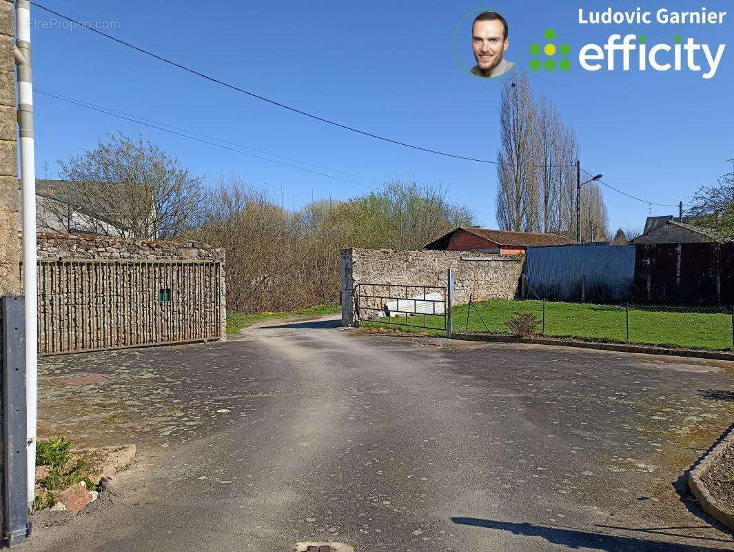 Maison à SAINT-HILAIRE-DU-HARCOUET