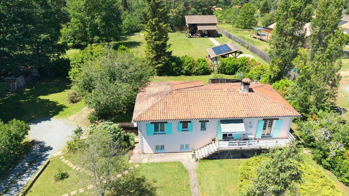 Maison à SORGES