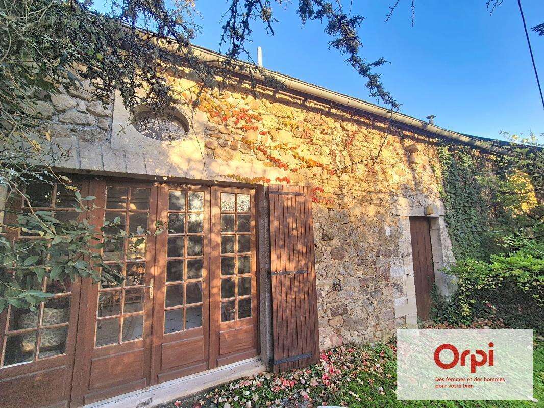 Maison à TERRASSON-LAVILLEDIEU