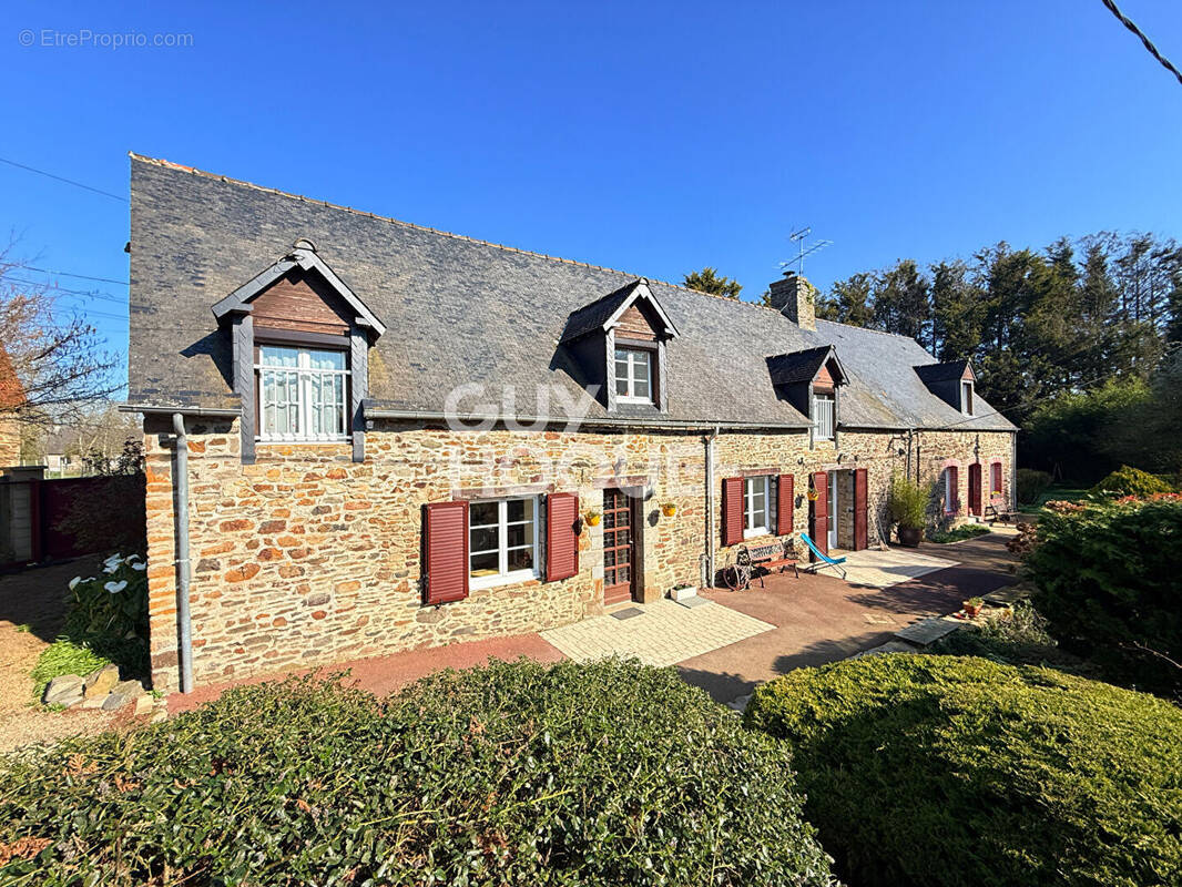 Maison à MINIAC-MORVAN