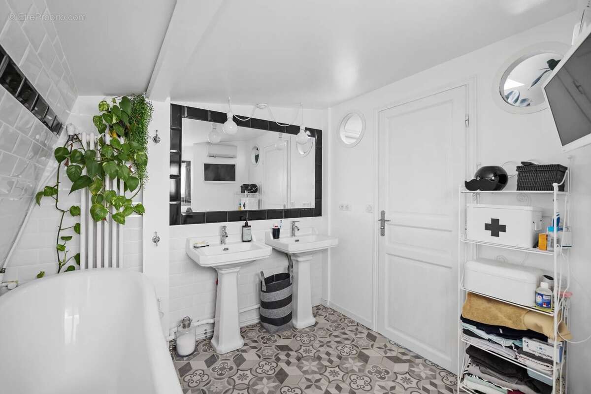 Maison à PARIS-14E