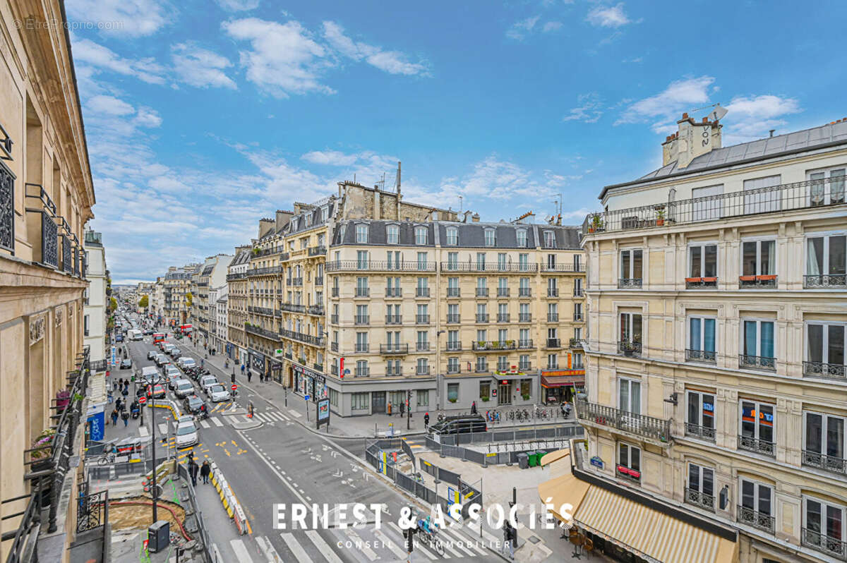 59414108g.jpg - Appartement à PARIS-10E