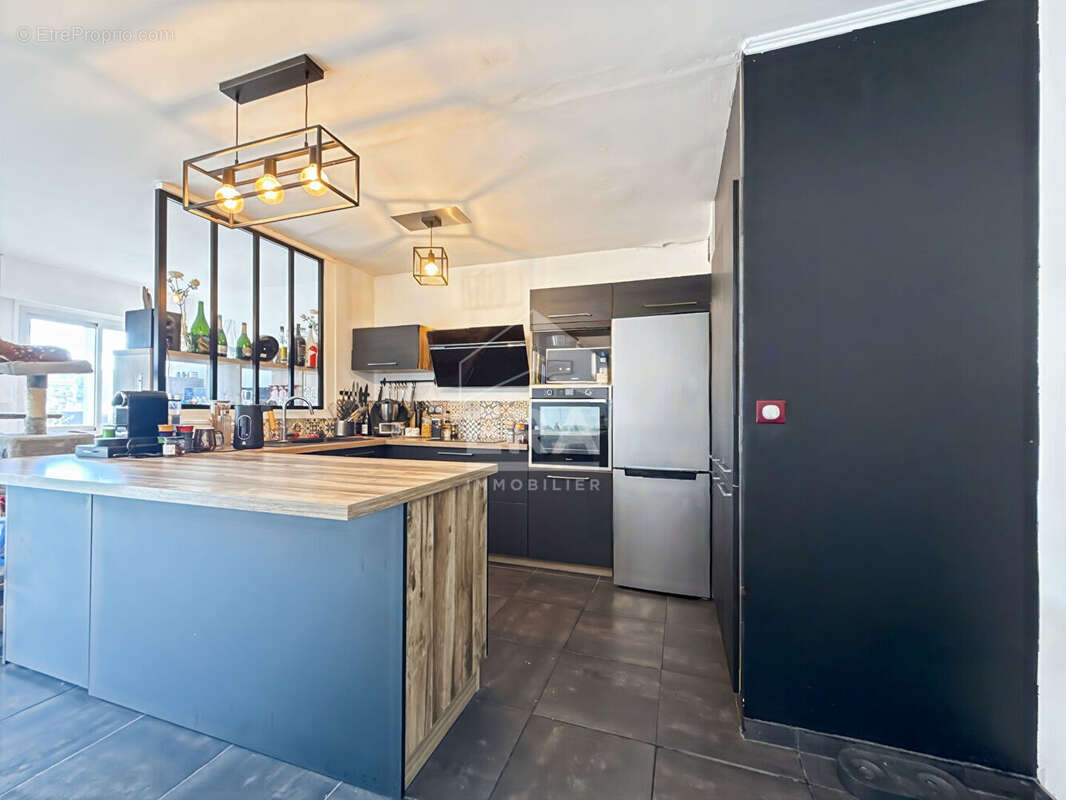 Appartement 82m² à marseille 4e arrondissement - photo 2