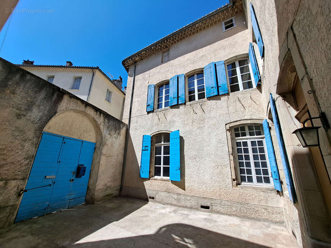 Belle opportunité à Malaucène pour création activité ou habitation - photo 3