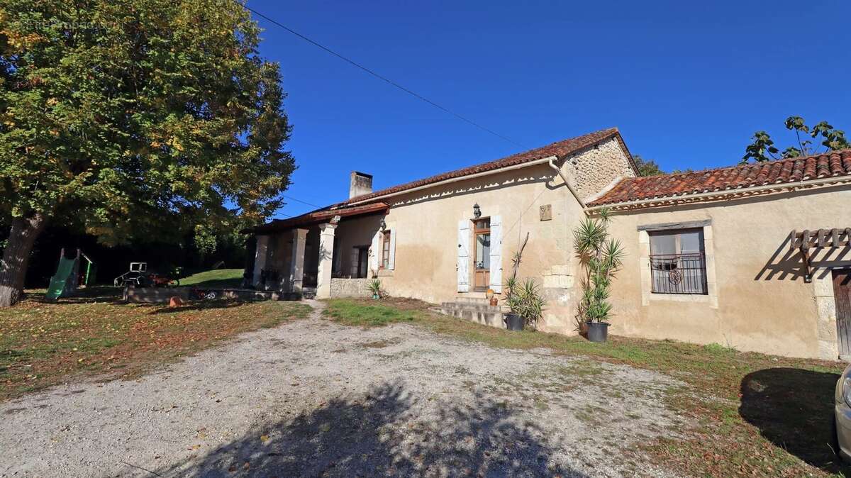 Maison à VILLETOUREIX