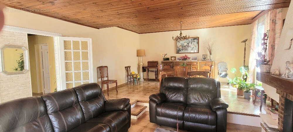 Maison à SAINTE-VALIERE