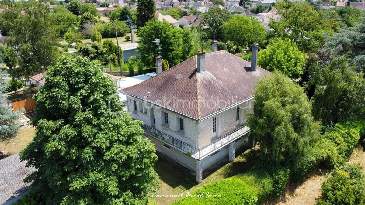 Maison à MONTMORILLON