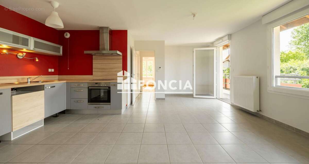 Appartement à CRUSEILLES