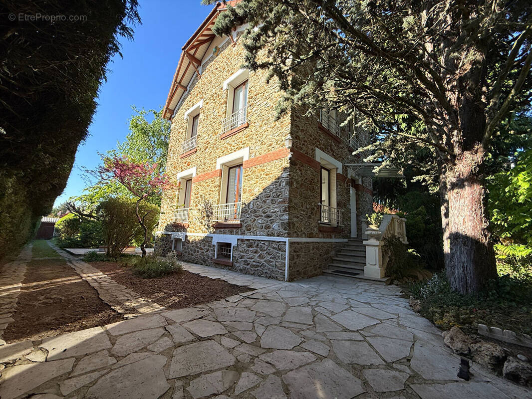 Maison à RIS-ORANGIS