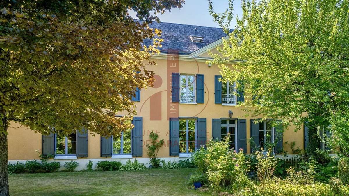 Maison à FONTAINEBLEAU