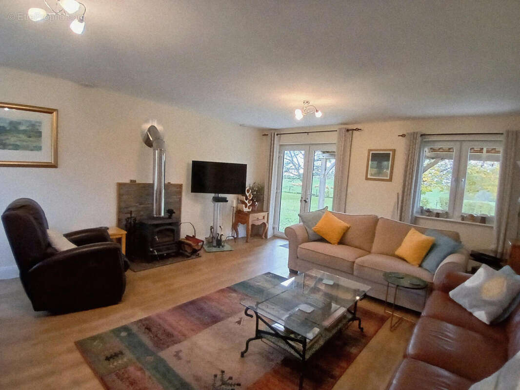 20251110_143928 - Maison à SAINT-SAUD-LACOUSSIERE