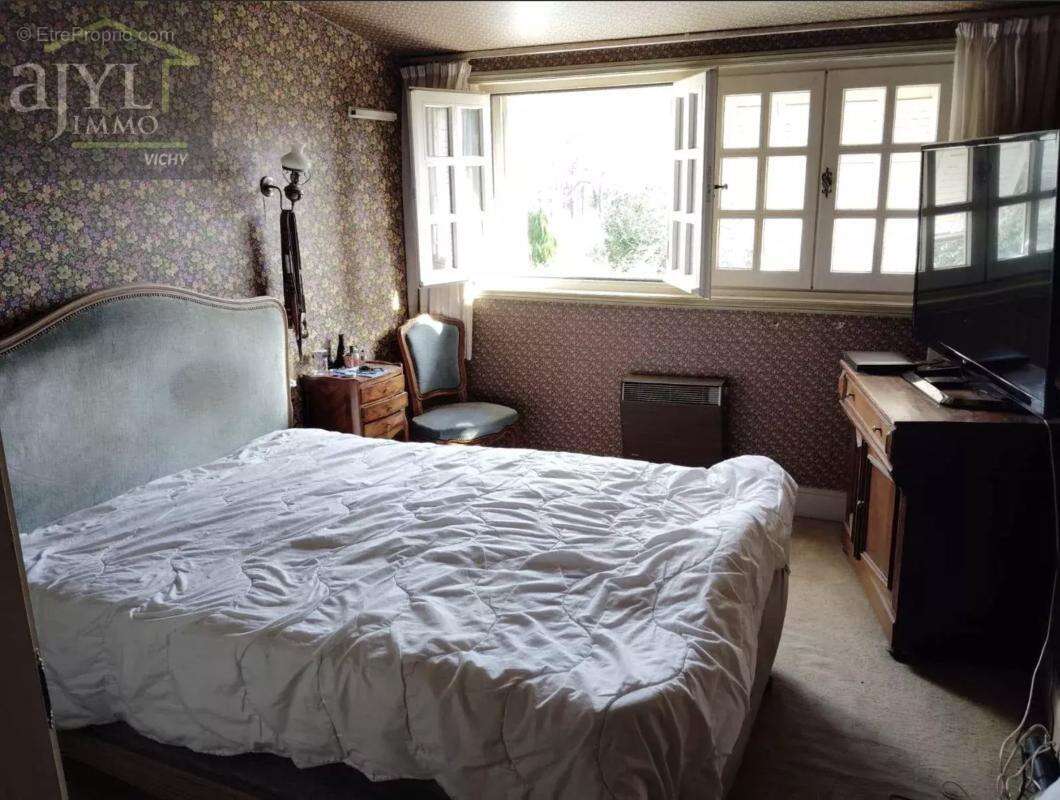 Maison 220 m² à Thiers  - photo 10