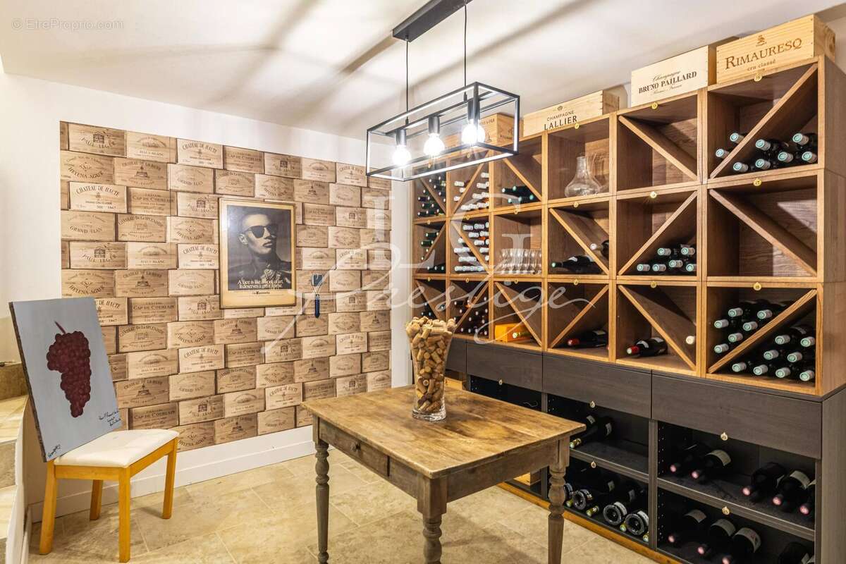 Maison à TOURRETTES