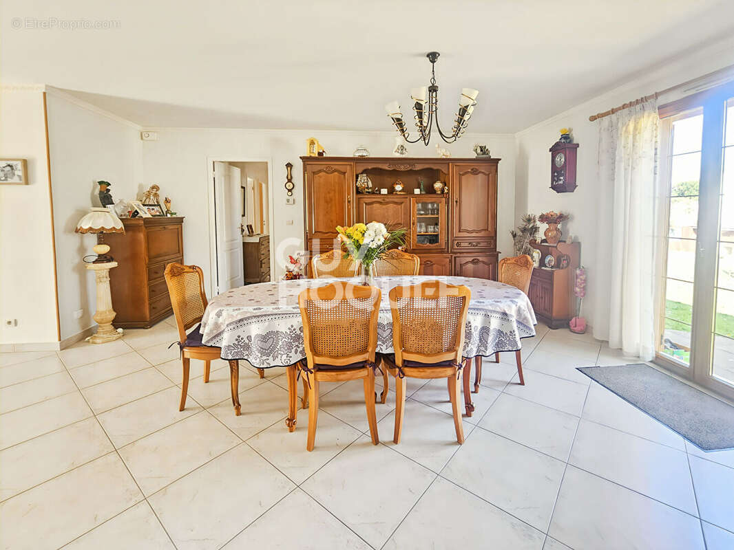 Maison à vendre à Fontenay-Trésigny - 5 pièces, 3 chambres - photo 6