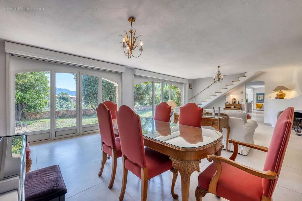 Maison à THEOULE-SUR-MER