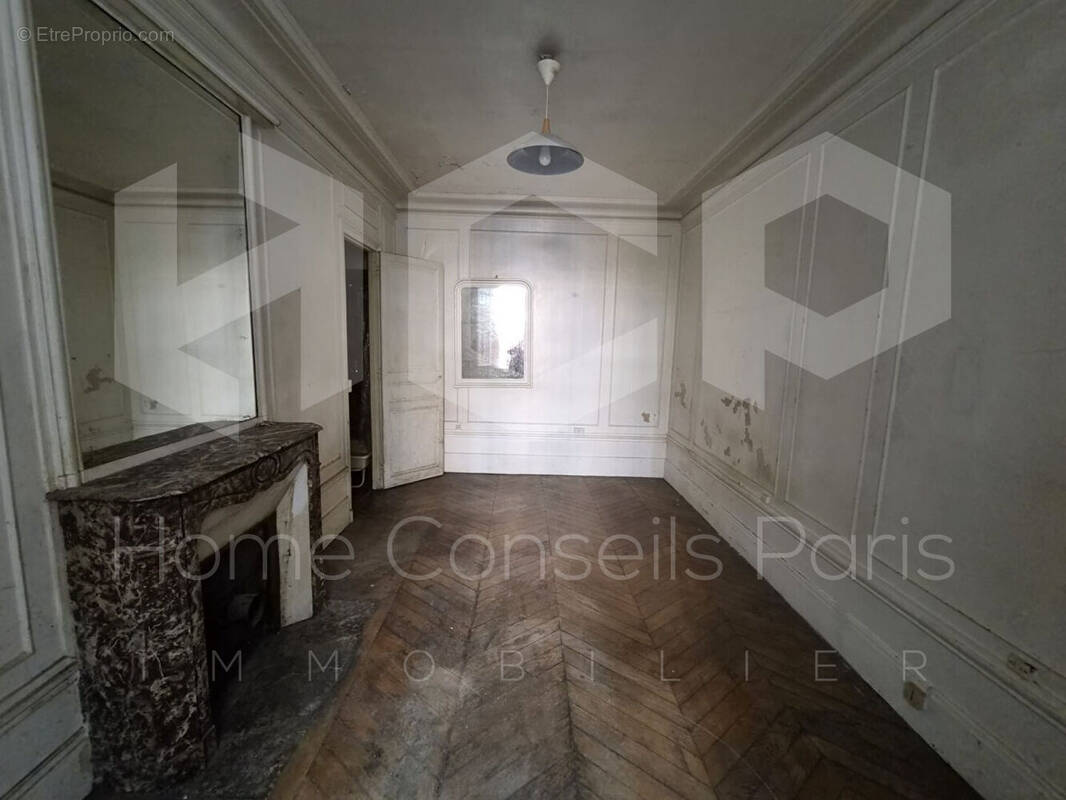 Appartement à PARIS-8E