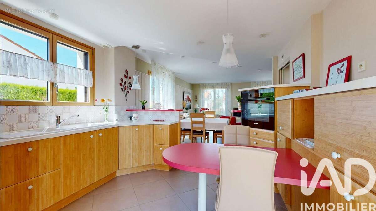 Photo 4 - Maison à SAINT-PIERRE-MONTLIMART