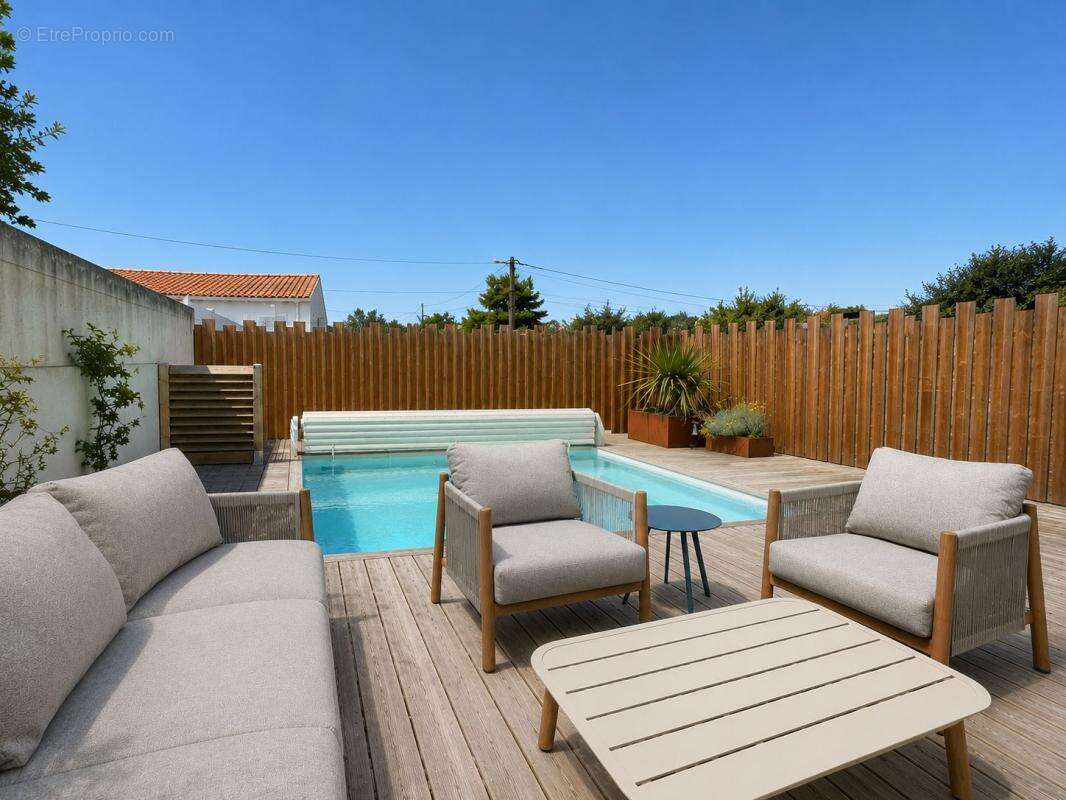 Maison entièrement rénovée - 5 chambres avec piscine et terrasses - photo 13