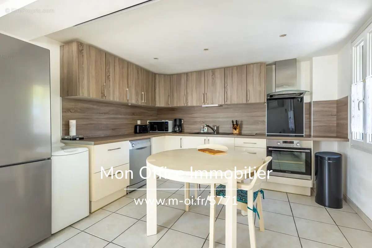 Appartement à SAINT-CYR-SUR-MER