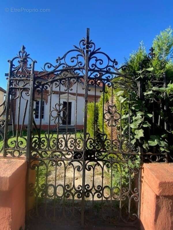 Maison à DECAZEVILLE