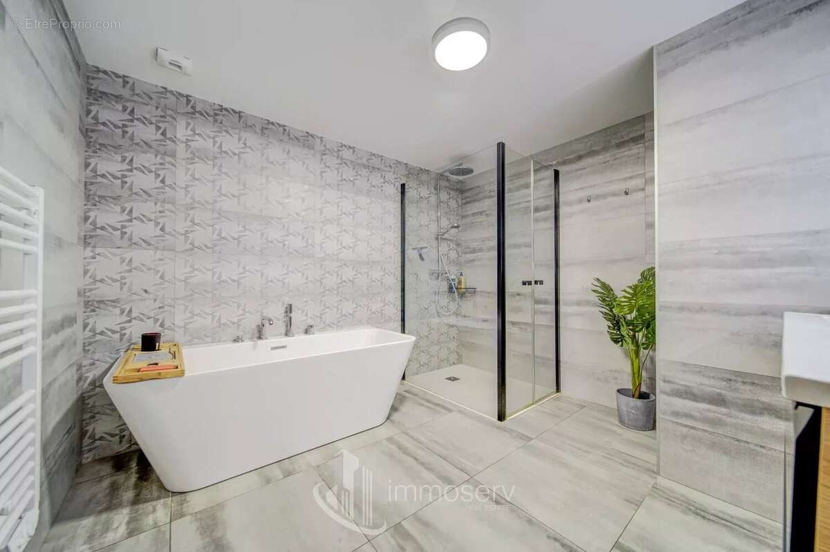 Appartement à AMNEVILLE