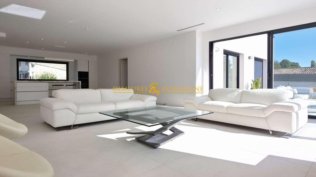 Maison à TROIS-PALIS