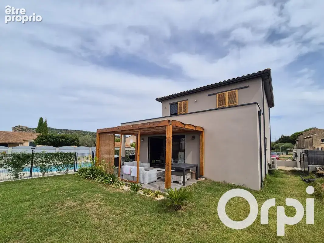 Maison à MORNAS