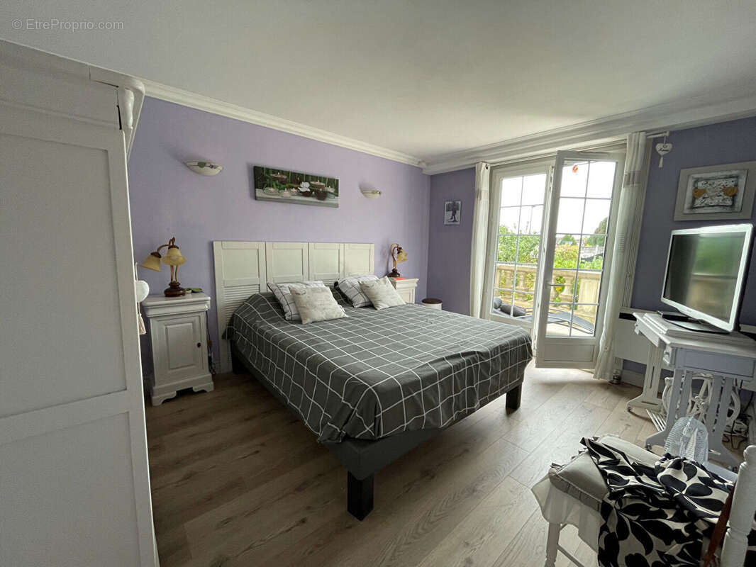 Maison Montfermeil 8 pièce(s) 300 m2 - photo 4
