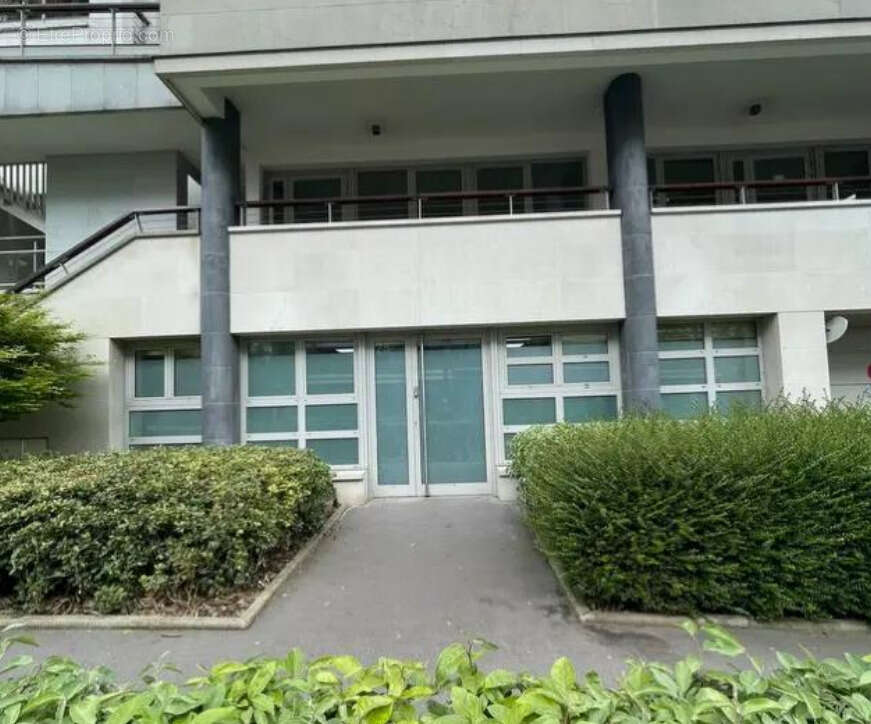 Commerce à NEUILLY-SUR-SEINE