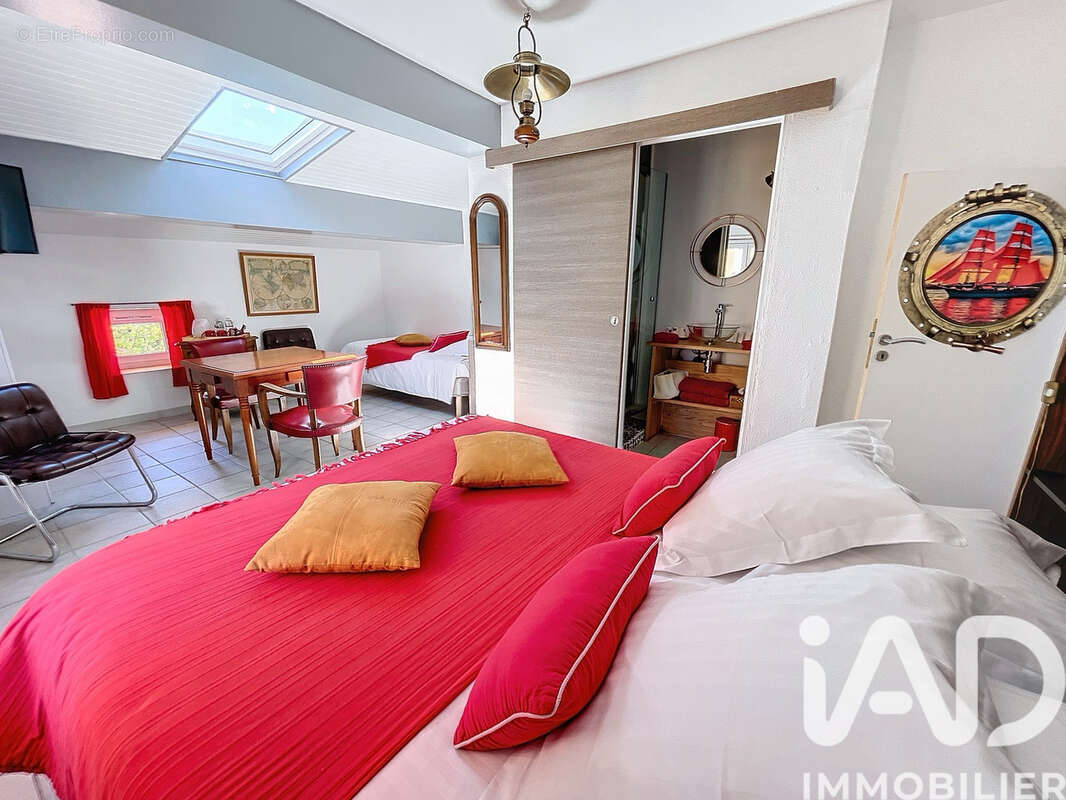 Maison 240 m² à Poilhes  - photo 4
