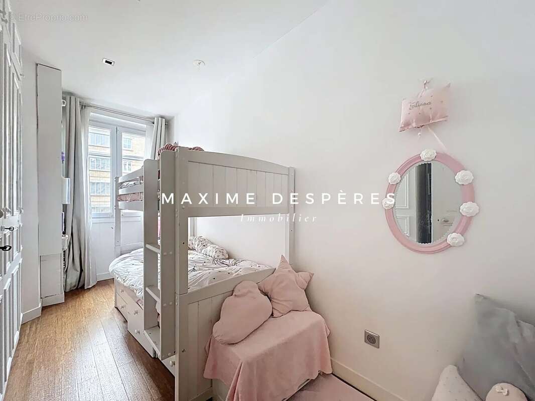 Appartement à NEUILLY-SUR-SEINE
