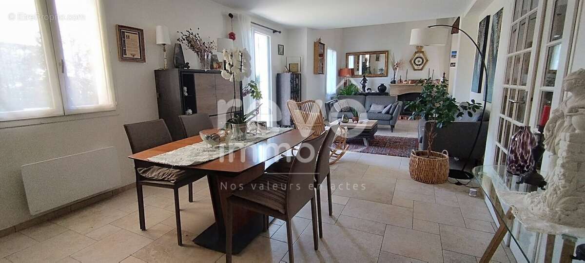 Maison à SAINT-BARTHELEMY-D'ANJOU