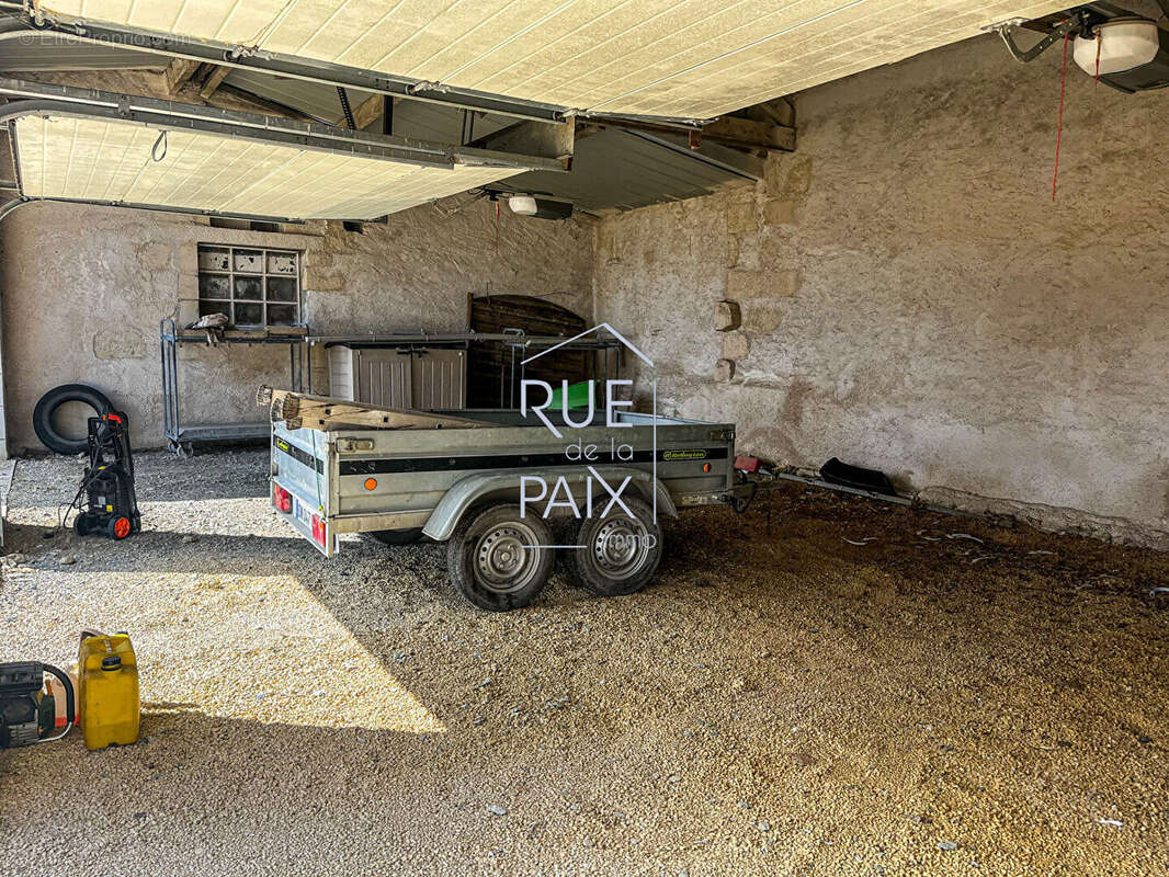 Maison à VENDEUVRE-DU-POITOU