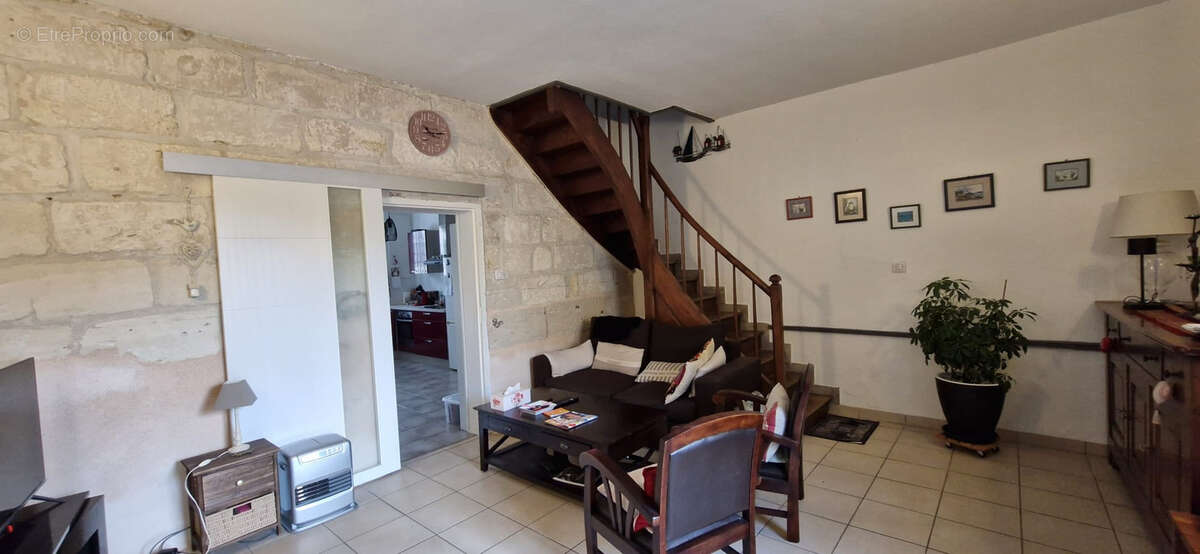 Maison à MORTAGNE-SUR-GIRONDE