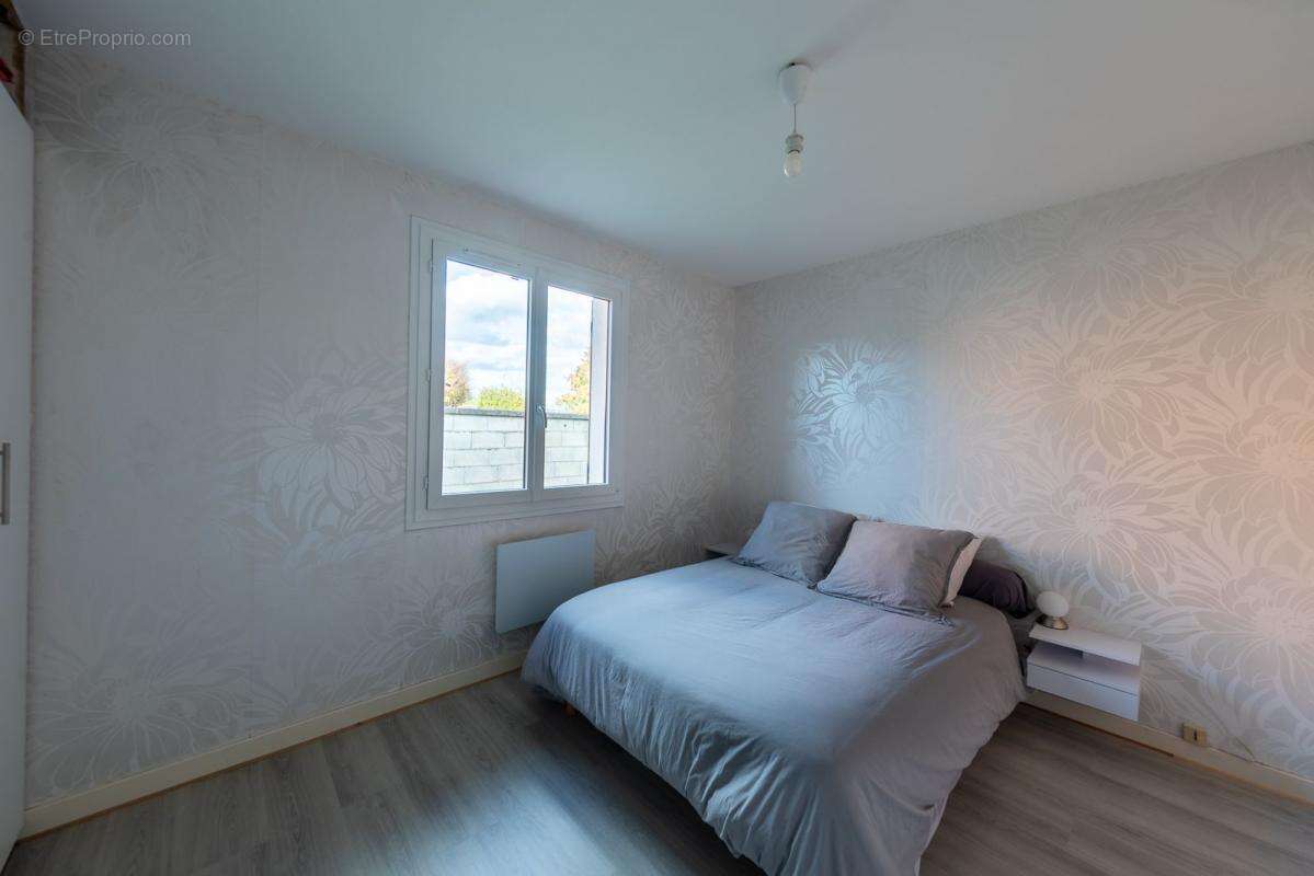 Maison à SAINT-MARTIN-BELLE-ROCHE